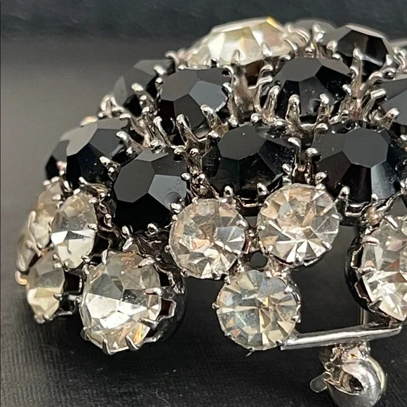 Vintage Austria Black & Crystal High Domed Rhinestone Brooch - Picture 8 of 8